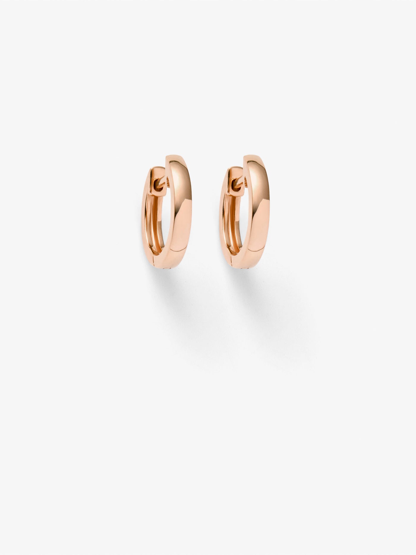 Huggie Earrings in 18k Rose Gold